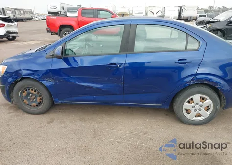 2014 Chevrolet Sonic Ls Auto z USA, uszkodzony, nr VIN 1G1JA5SH0E4142360